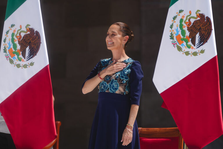 P13_Mexico_Nacional_Presidencia_Zocalo