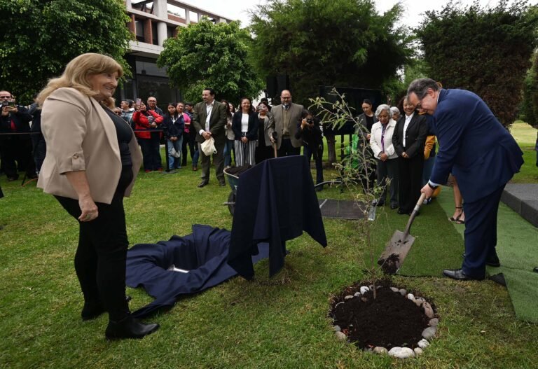 P13_Mexico_Grandes_Ideas_UNAM100626